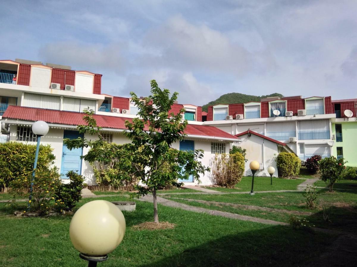 Appartement Rosbambou Les Pieds Dans L Eau Ле Диамант Екстериор снимка